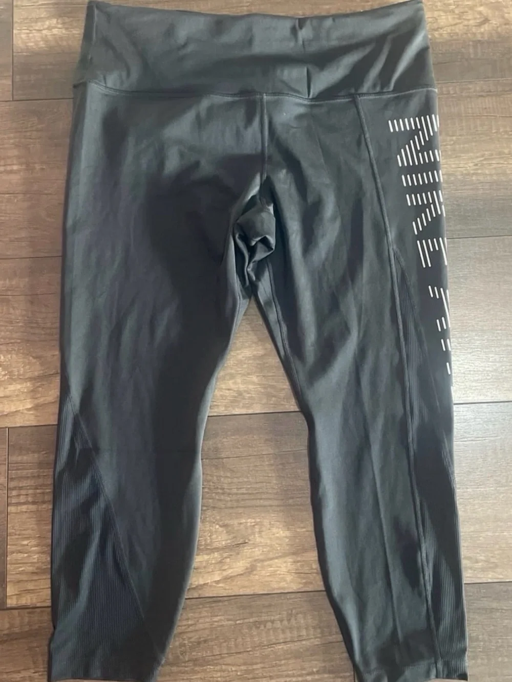 Nike Air Black Capri Leggings with NIKE AIR Side Logo with crewneck